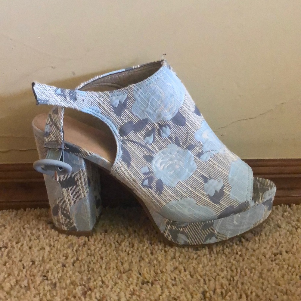 Platform sandal